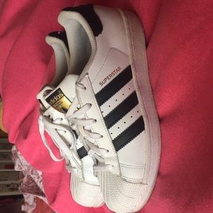 superstars size 4